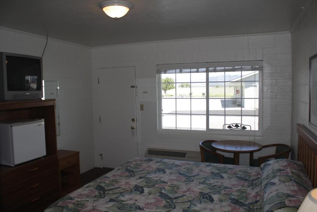 Rim Rock Motel Alturas Chambre photo